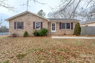 225 Belhaven Cir, Clover, SC 29710 - Photo 2