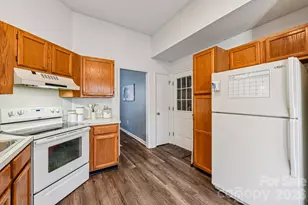 5719 Becton Park Dr, Charlotte, NC 28227 - Photo 8