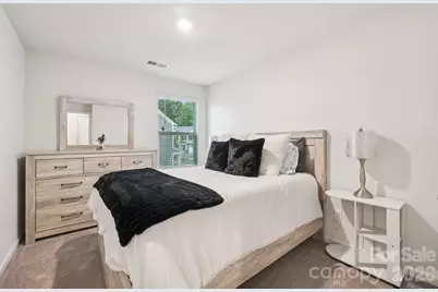 9051 Lowfalls Lane, Charlotte, NC 28216 - Photo 14