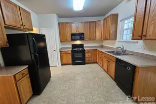 7227 Tanners Creek Dr, Huntersville, NC 28078 - Photo 2