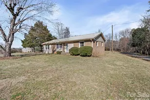 1429 Doggett Rd, Forest City, NC 28043 - Photo 2