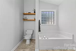 8854 Laurel Run Dr, Charlotte, NC 28269 - Photo 18