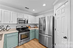 8854 Laurel Run Dr, Charlotte, NC 28269 - Photo 14