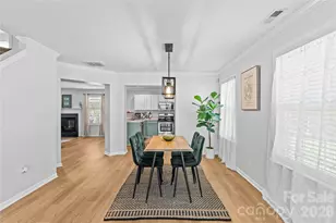 8854 Laurel Run Dr, Charlotte, NC 28269 - Photo 10