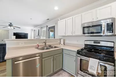 8854 Laurel Run Drive, Charlotte, NC 28269 - Photo 10