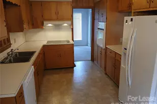 120 Wedgewood Dr, Morganton, NC 28655 - Photo 6