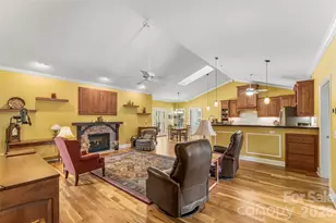 44 Whitman Ct, Taylorsville, NC 28681 - Photo 4