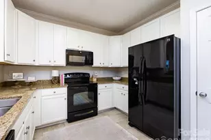 1000 E Woodlawn Rd, Charlotte, NC 28209 - Photo 8