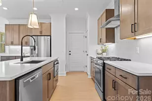 812 Garringer Pl, Charlotte, NC 28208 - Photo 12