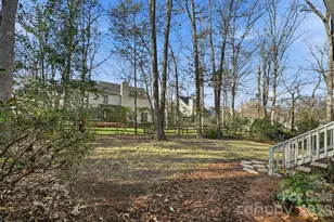 6217 Oak Cove Ln, Charlotte, NC 28269 - Photo 8