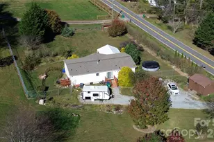 703 Garren Creek Rd, Fairview, NC 28730 - Photo 6