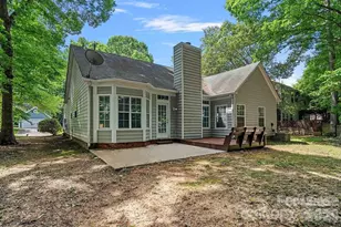 8413 Belstead Brook Ct, Charlotte, NC 28216 - Photo 2