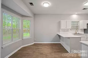 8413 Belstead Brook Ct, Charlotte, NC 28216 - Photo 6