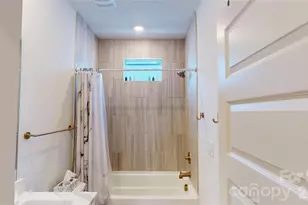 1025 Wesley Terrace Ave, Charlotte, NC 28208 - Photo 14