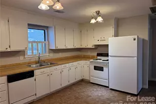 10212 Invershiel Ct, Charlotte, NC 28227 - Photo 4