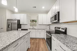 226 Oak Cir, Newton, NC 28658 - Photo 4