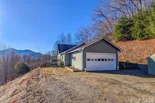 305 Majestic Mountain Dr, Burnsville, NC 28714 - Photo 4