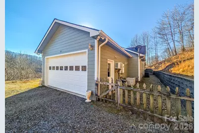 305 Majestic Mountain Drive, Burnsville, NC 28714 - Photo 6