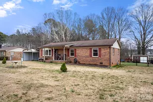 306 Costner Dr, Bessemer City, NC 28016 - Photo 2