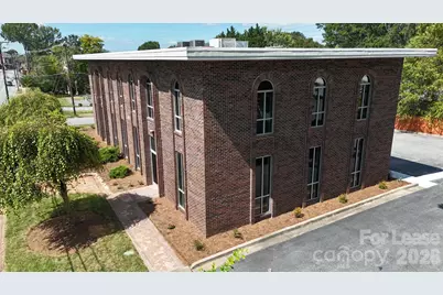 375 10th Avenue Drive NE, Hickory, NC 28601 - Photo 4