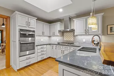 132 Camellia Way, Hendersonville, NC 28739 - Photo 14