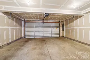 547 Nantahala Dr, Charlotte, NC 28211 - Photo 32