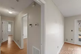 6101 Meadow Rose Ln, Charlotte, NC 28215 - Photo 14