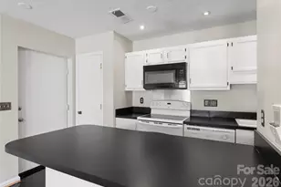 6101 Meadow Rose Ln, Charlotte, NC 28215 - Photo 12