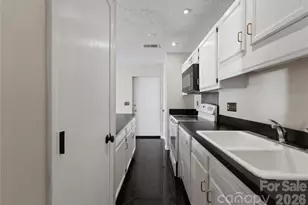 6101 Meadow Rose Ln, Charlotte, NC 28215 - Photo 10