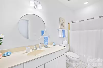 8579 Highland Glen Drive, Charlotte, NC 28269 - Photo 18