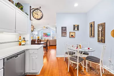 8579 Highland Glen Drive, Charlotte, NC 28269 - Photo 4