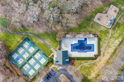 8579 Highland Glen Drive, Charlotte, NC 28269 - Photo 24