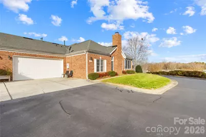 8579 Highland Glen Drive, Charlotte, NC 28269 - Photo 2