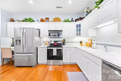 8579 Highland Glen Drive, Charlotte, NC 28269 - Photo 6