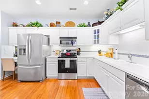 8579 Highland Glen Dr, Charlotte, NC 28269 - Photo 6