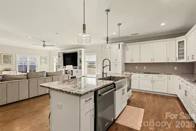 148 N Smallwood Place, Charlotte, NC 28216 - Photo 8