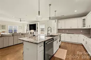 148 N Smallwood Pl, Charlotte, NC 28216 - Photo 8