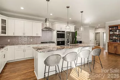 148 N Smallwood Place, Charlotte, NC 28216 - Photo 2