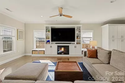 148 N Smallwood Place, Charlotte, NC 28216 - Photo 10