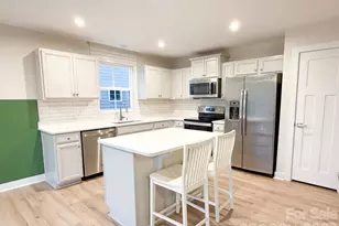 6016 Bellastead Dr, Charlotte, NC 28214 - Photo 2