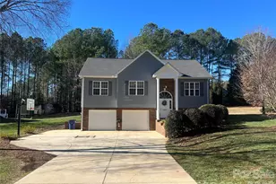 5247 Whitewater Dr, Hickory, NC 28601 - Photo 1