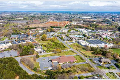 1043 11th Avenue SE, Hickory, NC 28602 - Photo 8