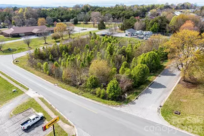1043 11th Avenue SE, Hickory, NC 28602 - Photo 4