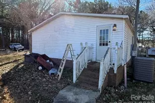 373 Griggs Rd, Clover, SC 29710 - Photo 2