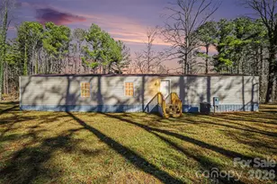 114 Woodberry Dr, Cherryville, NC 28021 - Photo 4