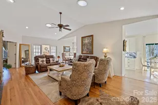 24 Country Meadows Ln, Hendersonville, NC 28792 - Photo 4