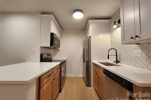 8635 Crows Nest Ln, Charlotte, NC 28226 - Photo 10