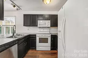 5609 Beaconsfield Rd, Charlotte, NC 28214 - Photo 2