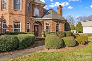 13718 Robert Walker Dr, Davidson, NC 28036 - Photo 2