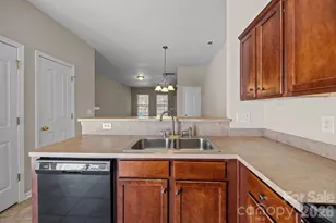 3527 Creeping Flora Ln, Charlotte, NC 28216 - Photo 16